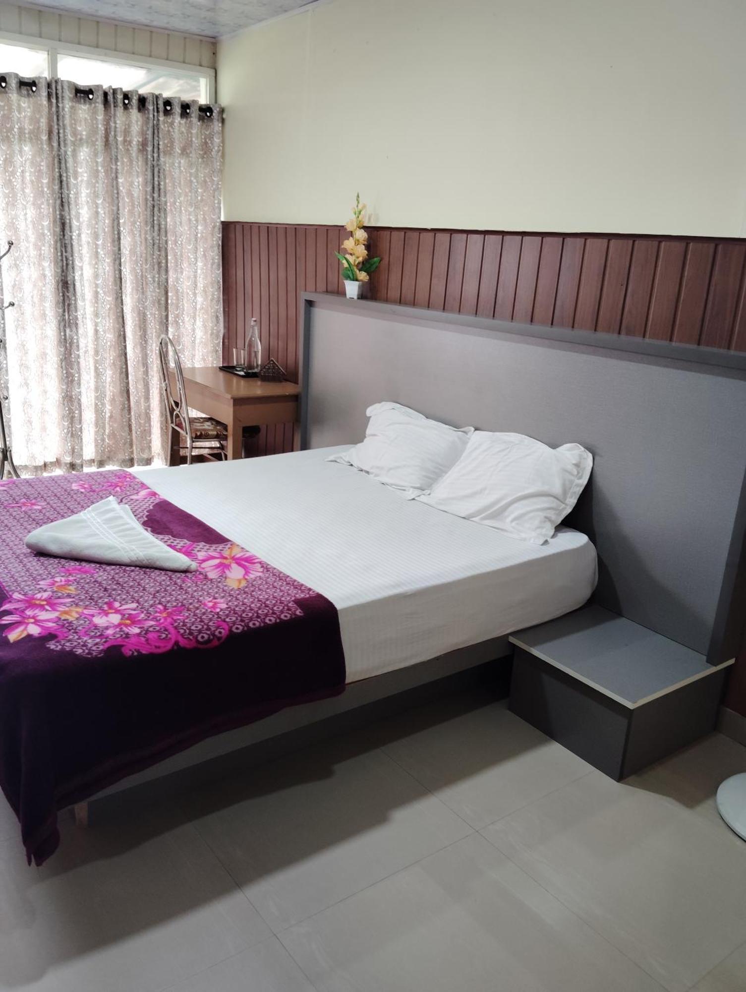 Riya Home Stay Munnar Anaviratty Exterior photo