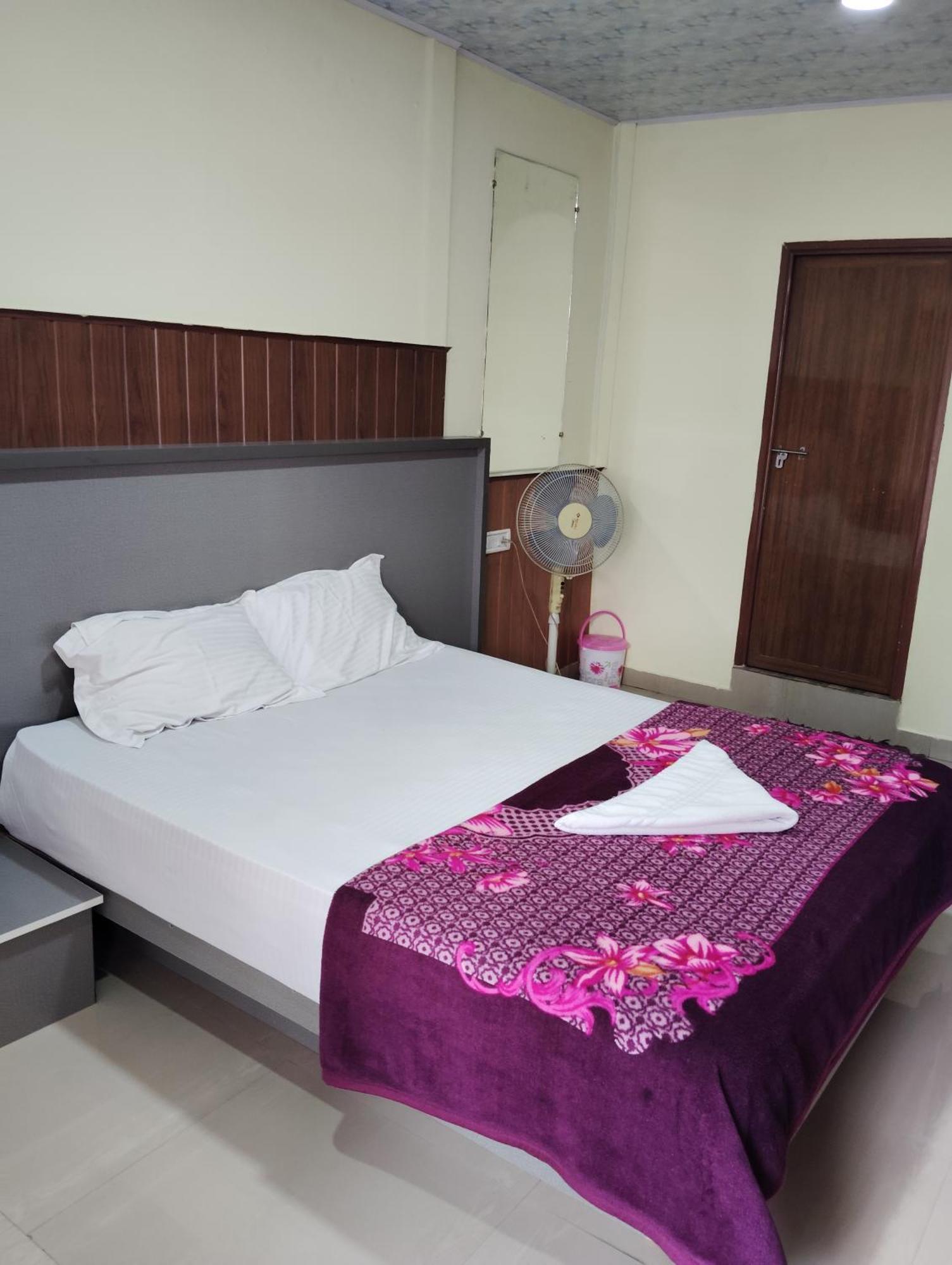 Riya Home Stay Munnar Anaviratty Exterior photo