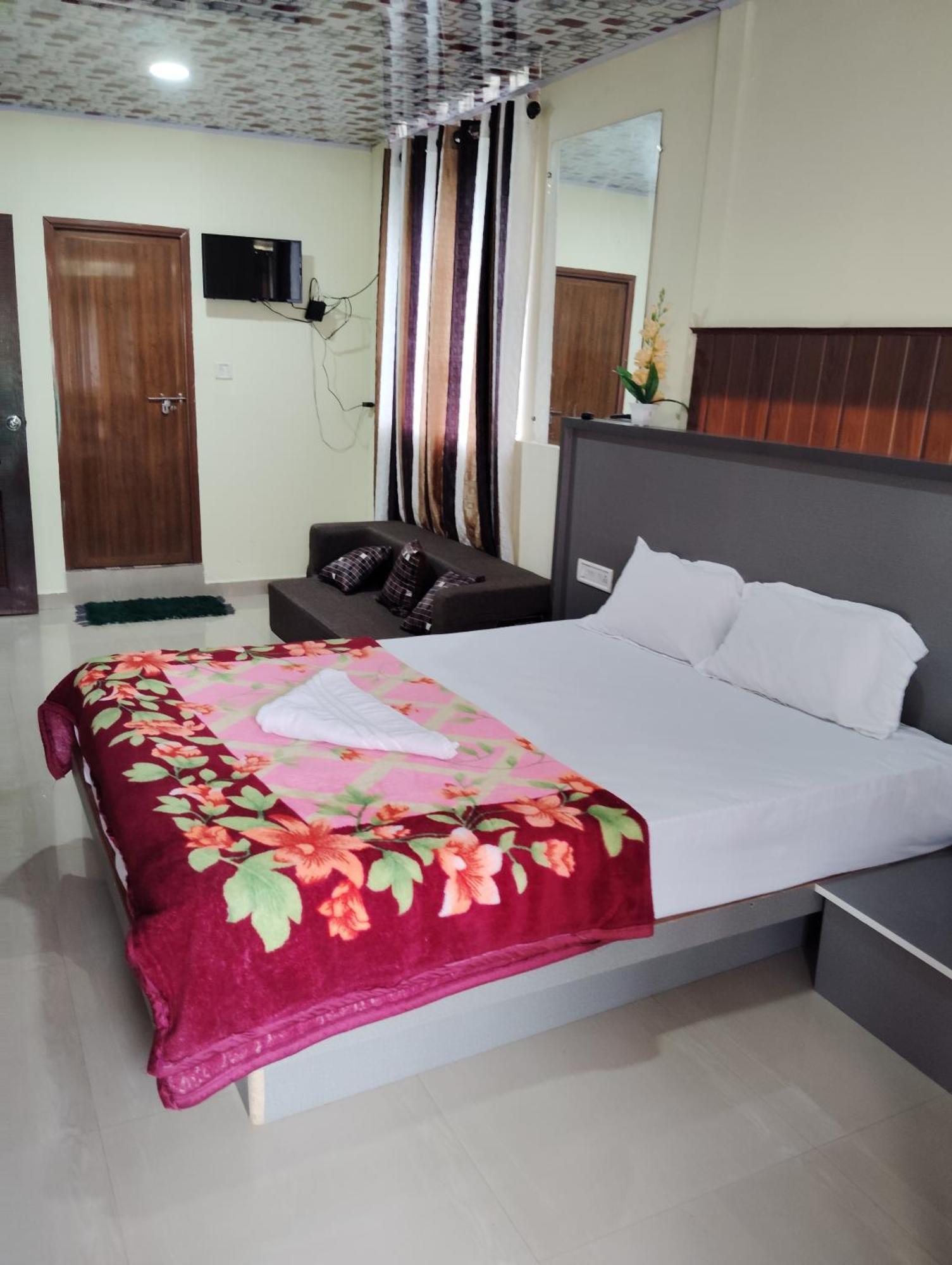 Riya Home Stay Munnar Anaviratty Exterior photo
